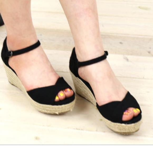 Short wedge heels Clearance
